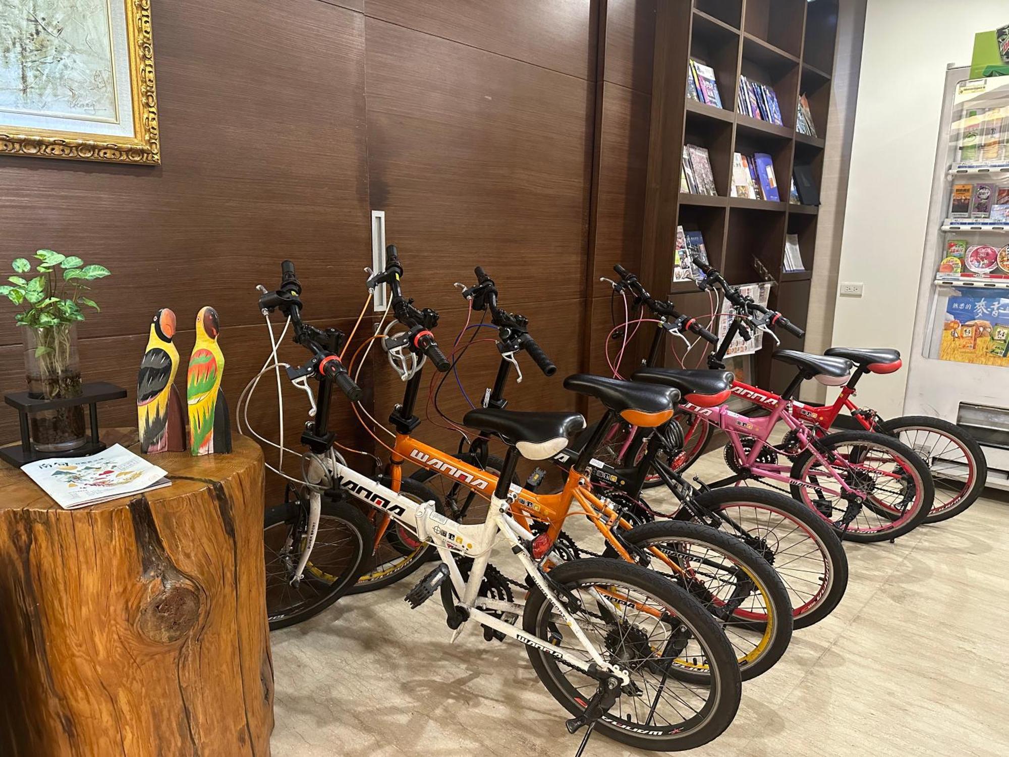 Young Soarlan Hotel - Tainan Esterno foto