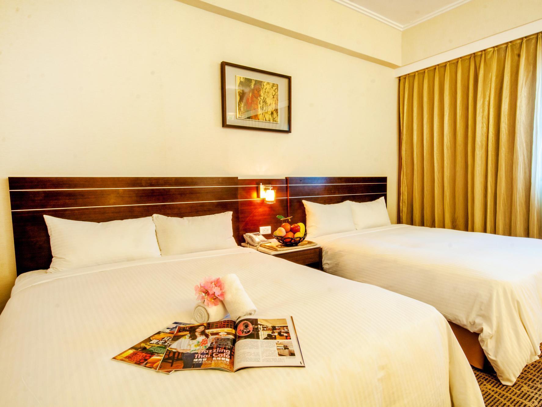 Young Soarlan Hotel - Tainan Esterno foto